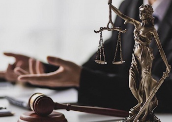 Не сумев убедить Фемиду в собственной правоте, дальневосточная СРО ответит по долгам своего участника после проигрыша в суде